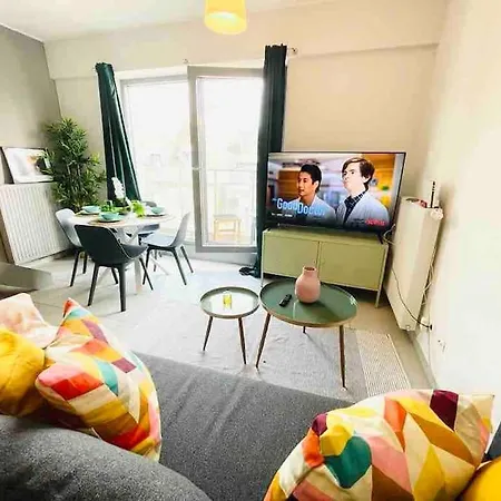 Charming In City Center - S6 Apartment