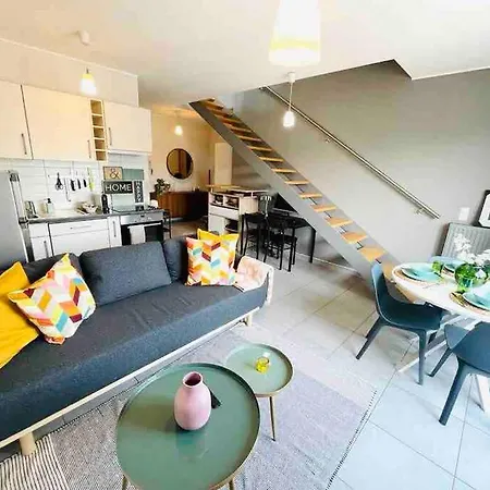 Charming In City Center - S6 Apartment *
